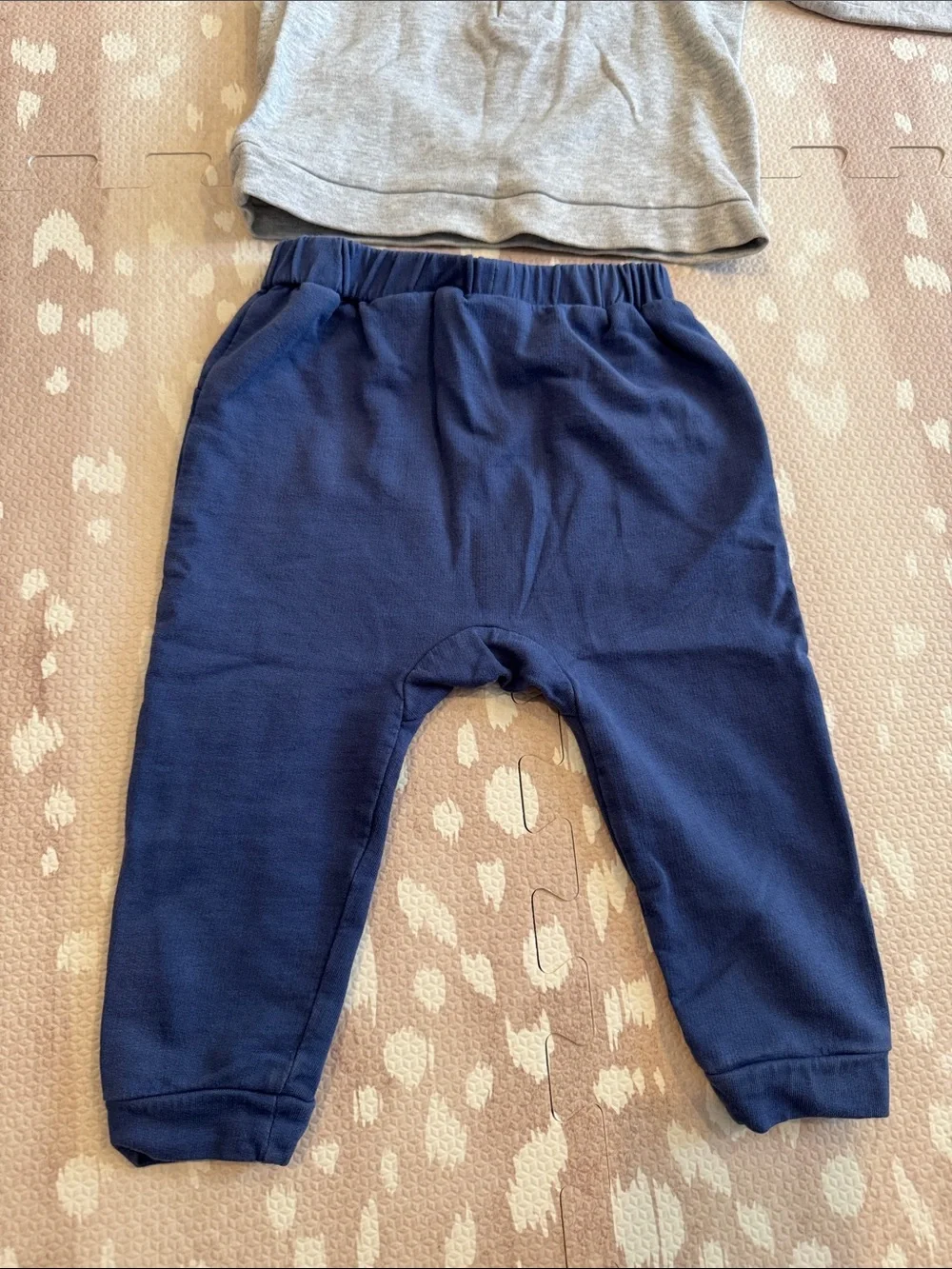 Bloomie’s Baby 2-Piece Sweatshirt & Jogger Set Gray/Navy 18M Cozy Cotton